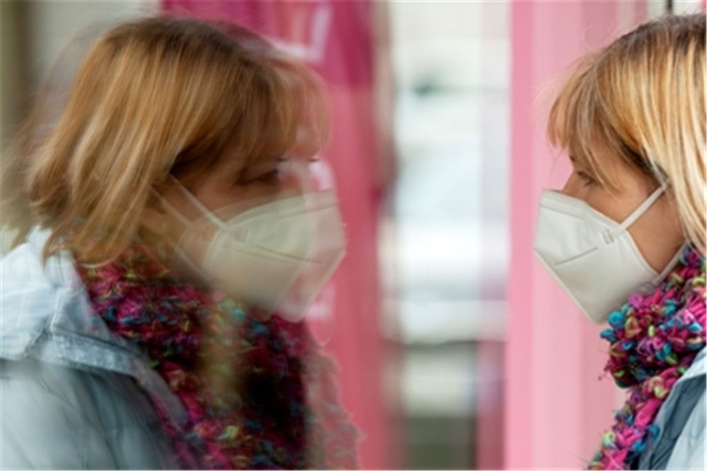 Die bange Frage lautet: Wie weit klettern die Fallzahlen noch nach oben - und welche neuen Einschränkungen drohen? Symbolbild: Archiv/Fotomoment