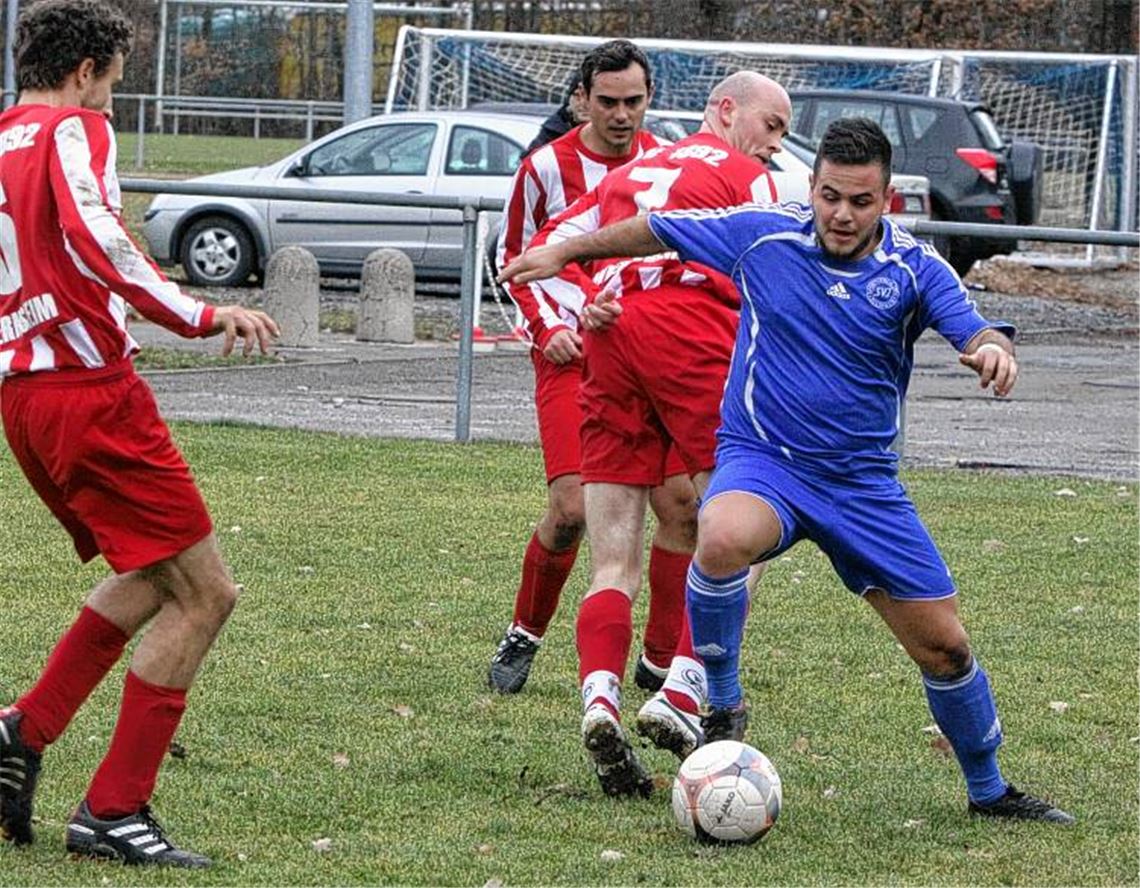 Die beiden A-Ligisten SV Illingen (in blau) und TSV Wiernsheim gehen mit Zuversicht in die Rückserie der Kreisliga A3: Wiernsheim will noch den Klassenerhalt schaffen, Illingen träumt vom Aufstieg in die Bezirksliga. Archivfoto: Eigner