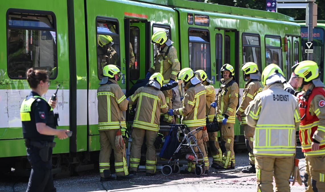 Die beiden Bahnen waren zusammengestoßen.