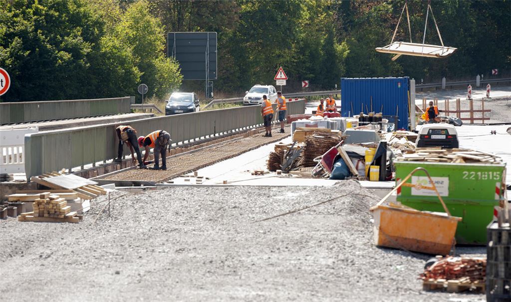 Die beiden Brücken werden laut Regierungspräsidium voraussichtlich im April für den Verkehr freigegeben. Foto: Archiv/Fotomoment