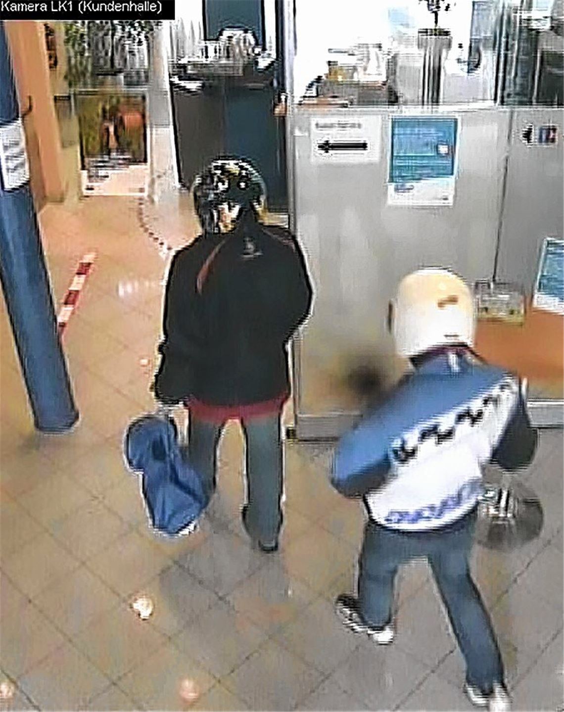 Bilder zeigen die Bankräuber von Eutingen
