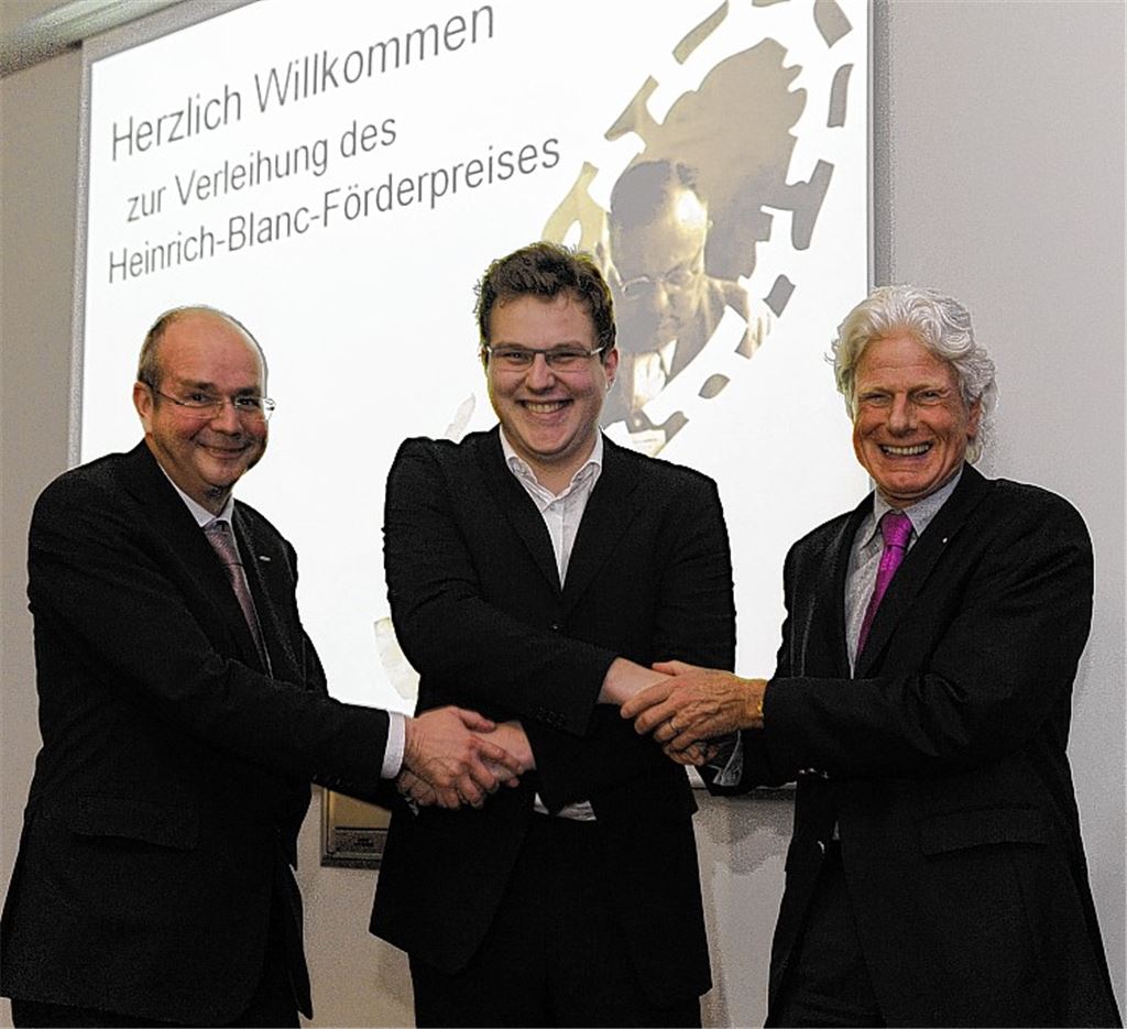 Die beiden Vorstände der Heinrich-Blanc-Stiftung Manuel Blanc (li.) und Frank Straub (re.) gratulierten Nico Reinheimer zur Verleihung des Heinrich-Blanc-Förderpreis 2013.