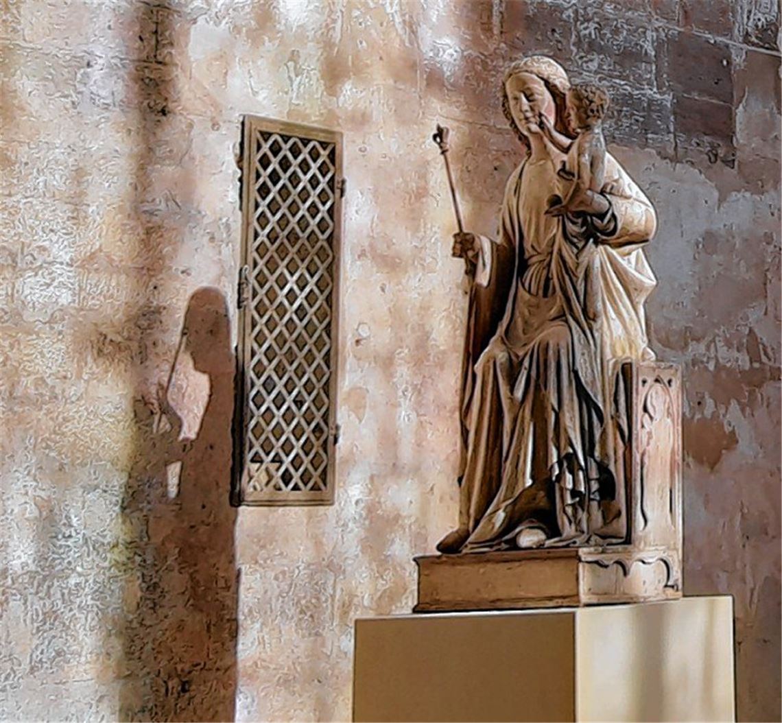 Stille um die Madonna