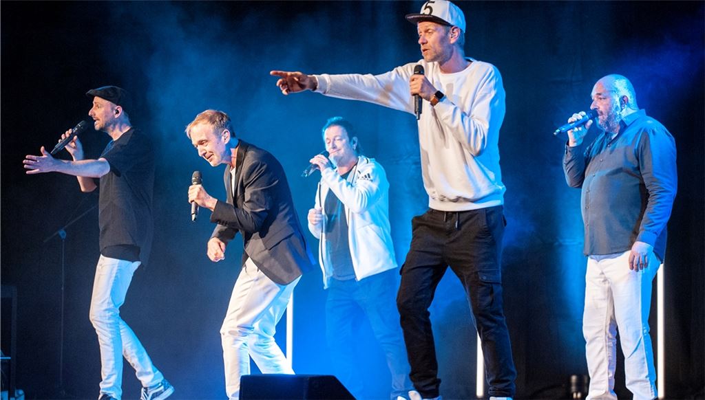 Die besten Stücke aus 25 Jahren Bandgeschichte präsentieren „Die Fuenf“ in Ötisheim. Foto: Fotomoment