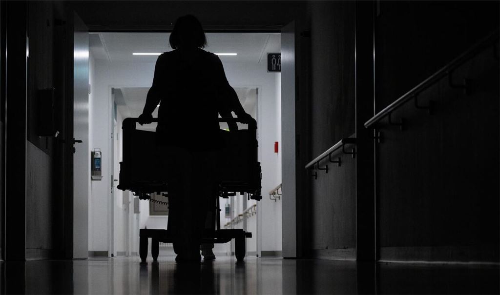 Die blinde Frau klagt in Karlsruhe gegen eine Rehaklinik. (Symbolbild)