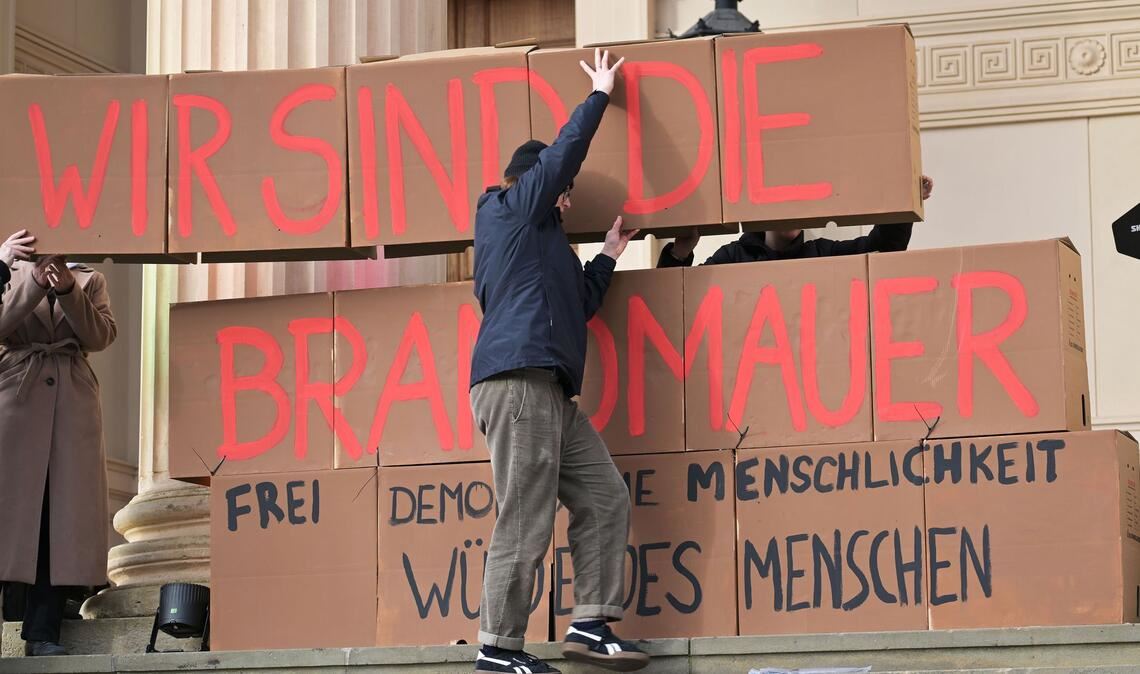 "Die deutsche Brandmauerdebatte verkennt, dass sich hinter der Mauer auch unsere alten Wählerinnen und Wähler befinden", sagte Albig der Deutschen Presse-Agentur. (Archivbild)