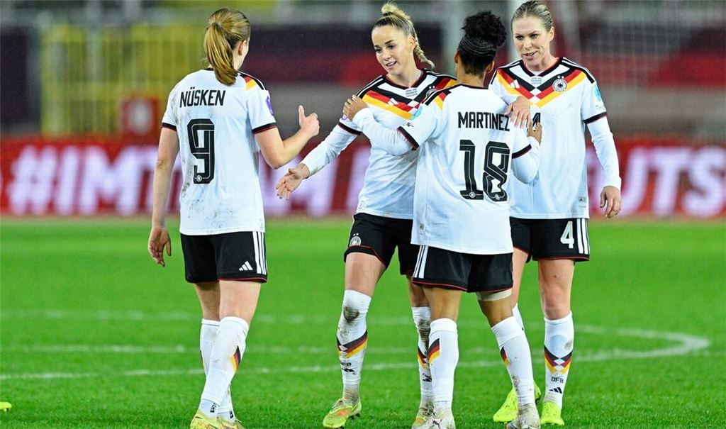 Die deutsche Nationalmannschaft der Frauen spielt in der WM-Qualifikation gegen Slowenien.