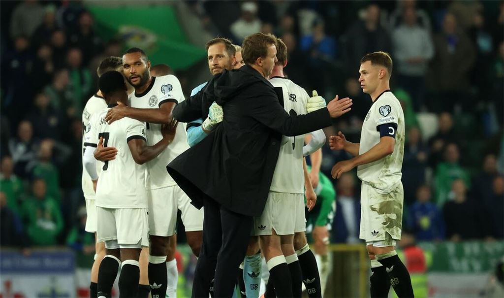Die deutschen Nationalspieler und Bundestrainer Julian Nagelsmann haben wieder Hoffnung wegen der WM-Auslosung. (Archivbild)