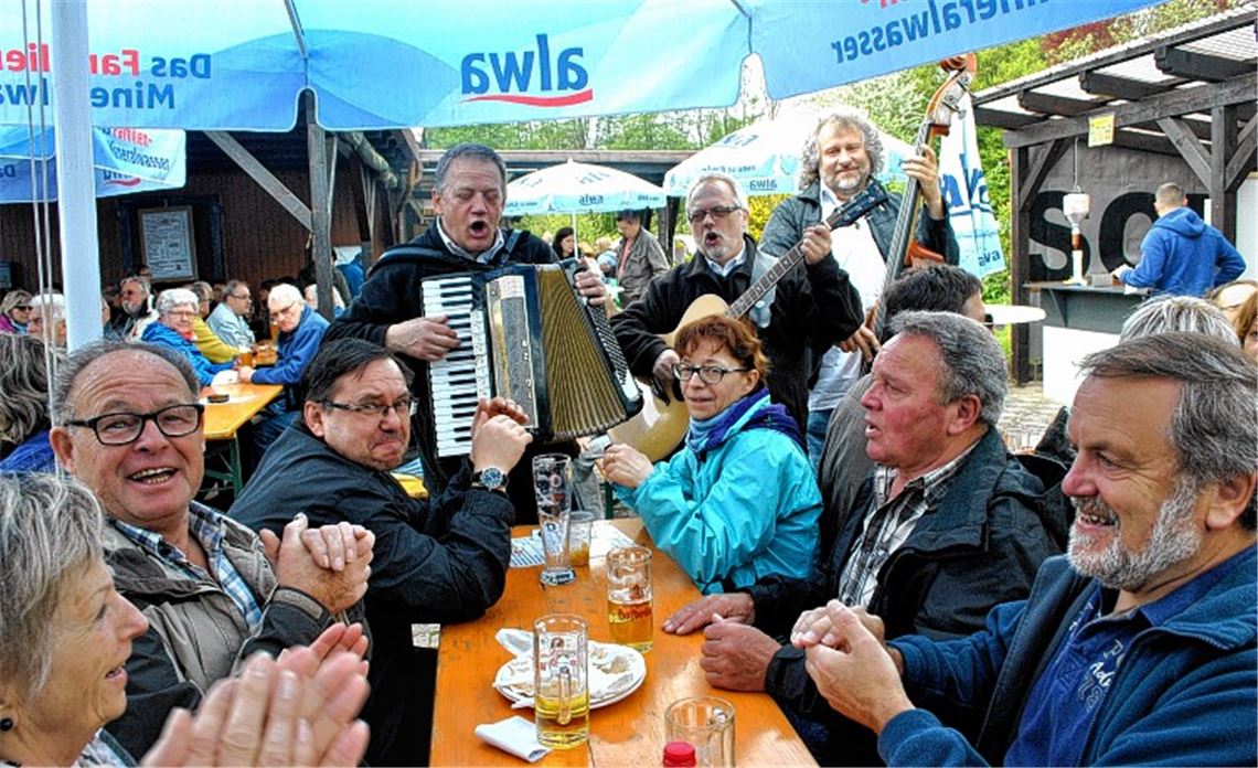 Maibaum-Premiere in Mühlhausen