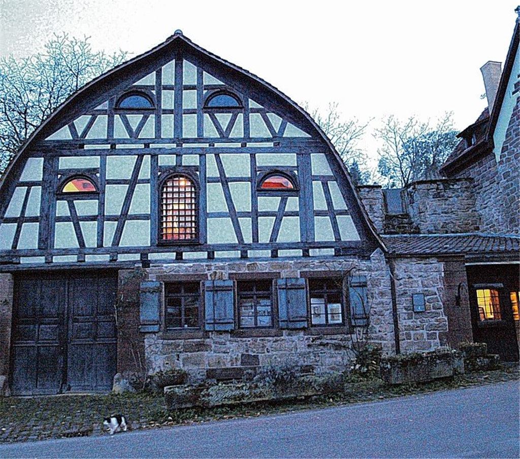 Kleine und große Remise als Blickfang