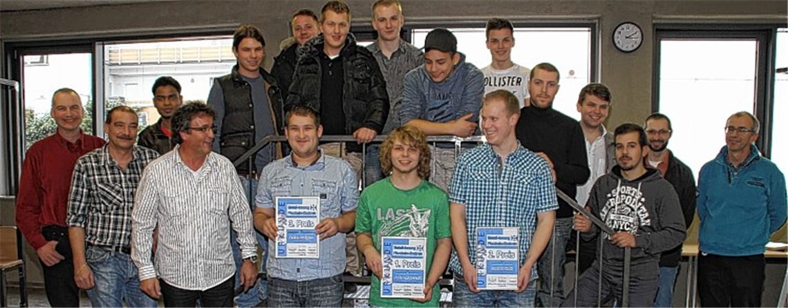 Die erfolgreichen Lehrlinge haben ihre Gesellenstücke der Öffentlichkeit vorgestellt und ihre Gesellenbriefe in Empfang genommen. 