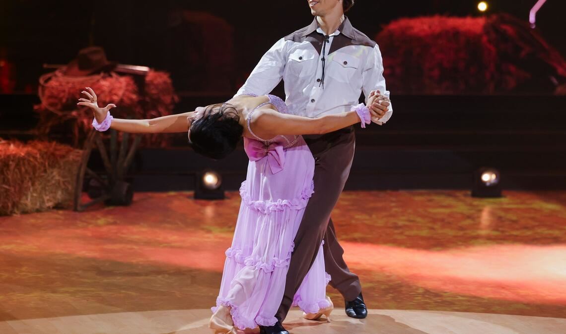 Die ersten zehn Punkte der Staffel von Joachim Llambi bekamen Joel Mattli und Malika Dzumaev. (Archivbild)