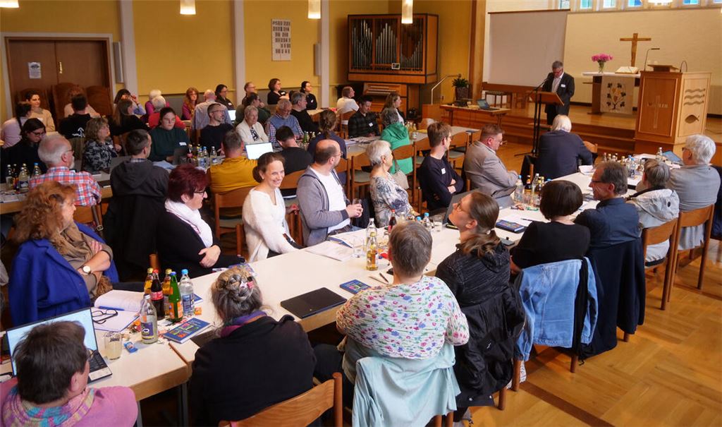 Die evangelischen Kirchen in der Region suchen verstärkt die Kooperation: ein Thema bei der Bezirkssynode, die im Paul-Gerhard-Gemeindehaus in Mühlacker tagt. Foto: Friedrich