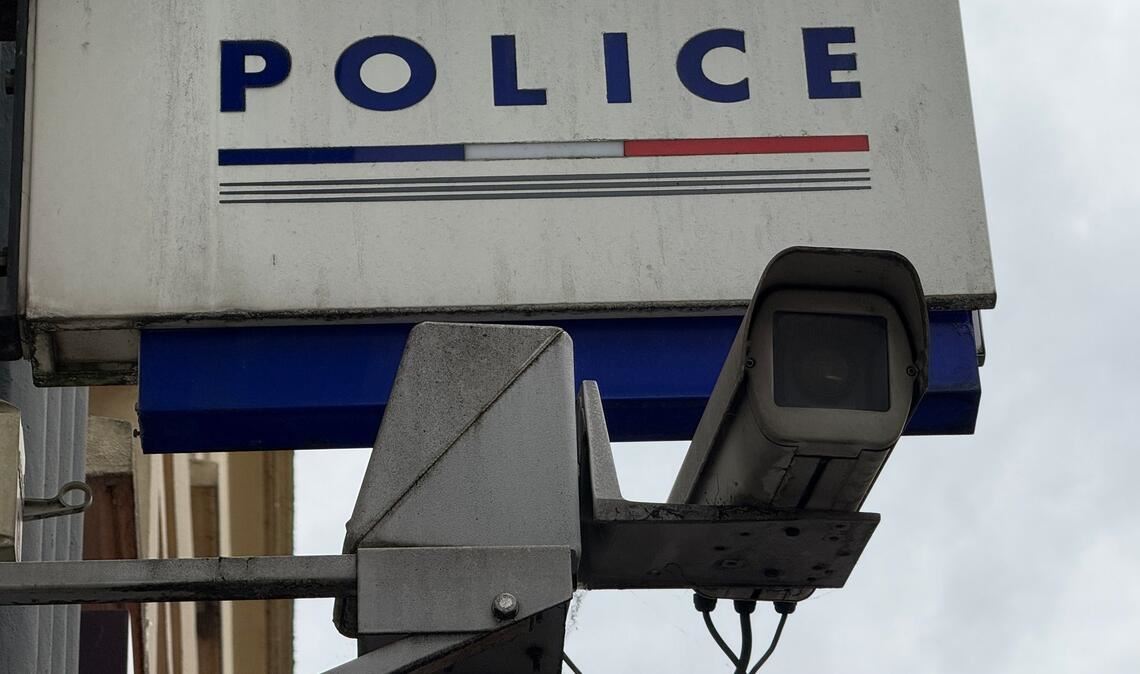 Die französische Justiz ermittelt gegen einen ehemaligen Kulturbeamten wegen sexueller Übergriffe und Eingriffen in die Intimsphäre bei 250 Frauen. (Symbolbild)