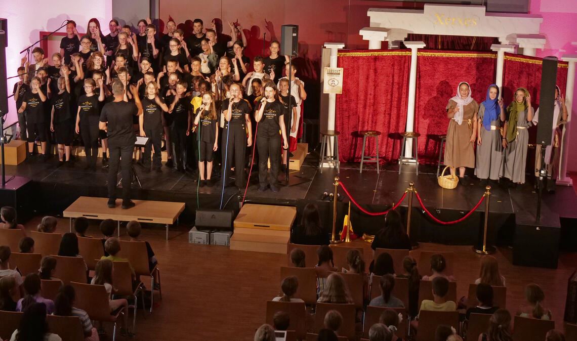 Die freie evangelische Bekenntnisschule Johann-Christoph-Blumhardt-Schule hat ein Musical über Esther aufgeführt. Foto: Friedrich
