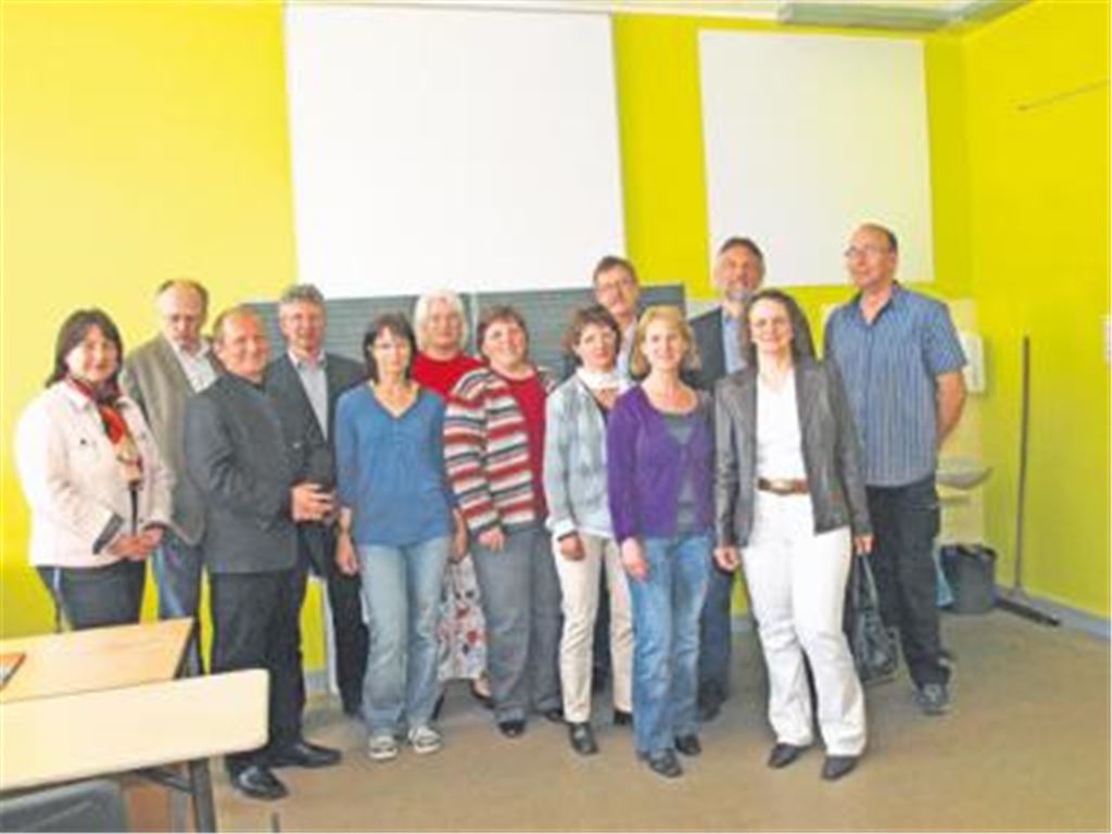 Die freiwilligen Helfer mit Bürgermeister Winfried Abicht (3. v. li.). Foto: Appich