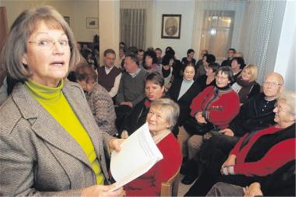Die frühere Lehrerin Barbara Knodel beleuchtet mit ihrem Buch Zwerland ein dunkles Kapitel der Ortsgeschichte. Fotos: Fotomoment