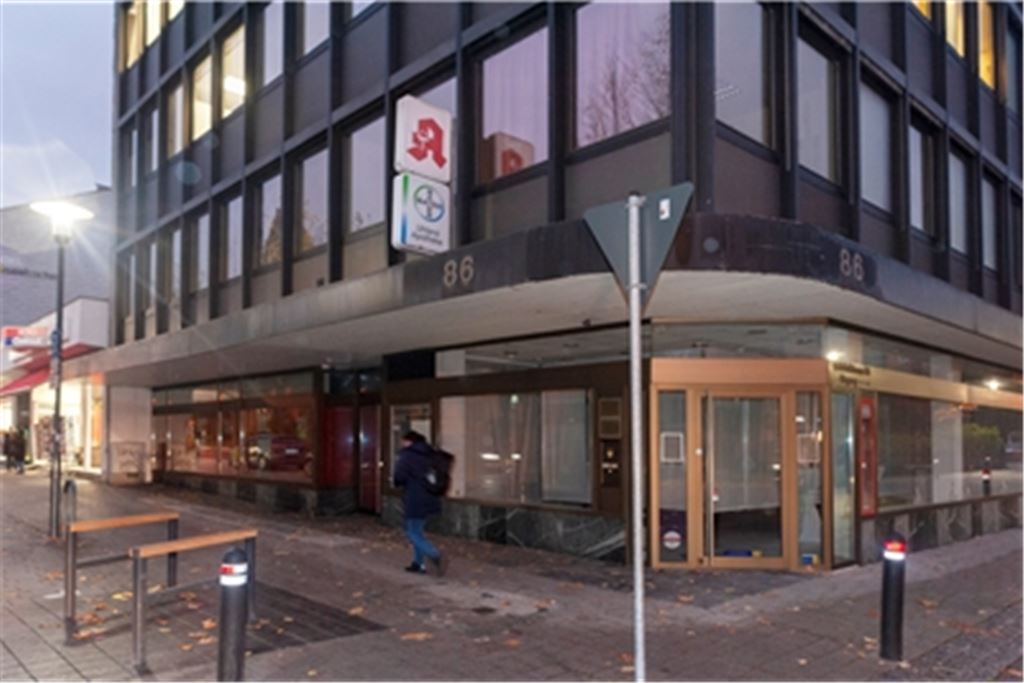 Die frühere Uhlandapotheke an der Bahnhofstraße. Foto: Fotomoment