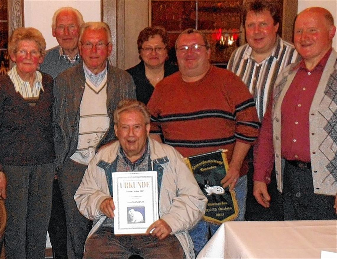 Die geehrten Mitglieder der Ötisheimer Kleintierzüchter. Foto: privat