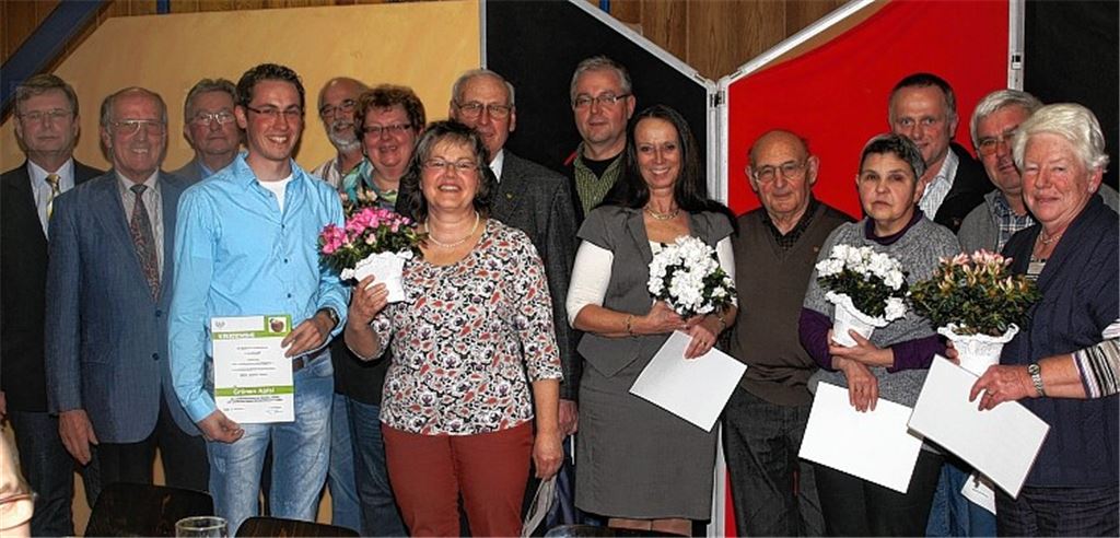 Die geehrten Mitglieder mit dem Kreisvorsitzenden und Vizepräsidenten des Landesverbandes, Jürgen Metzger (li.), und dem Ersten Vorsitzenden, Albrecht Straub (2. v. li.).