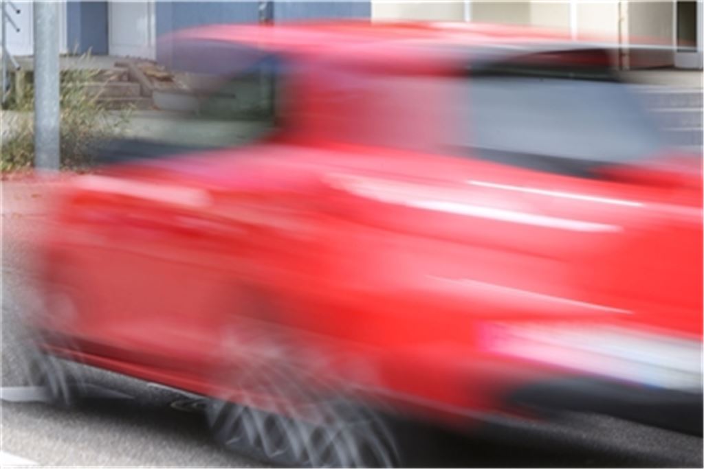 Die gemessene Höchstgeschwindigkeit bei erlaubten 70 betrug 126 km/h. Der Autofahrer hat nun mit einem Fahrverbot zu rechnen. Symbolbild: lh