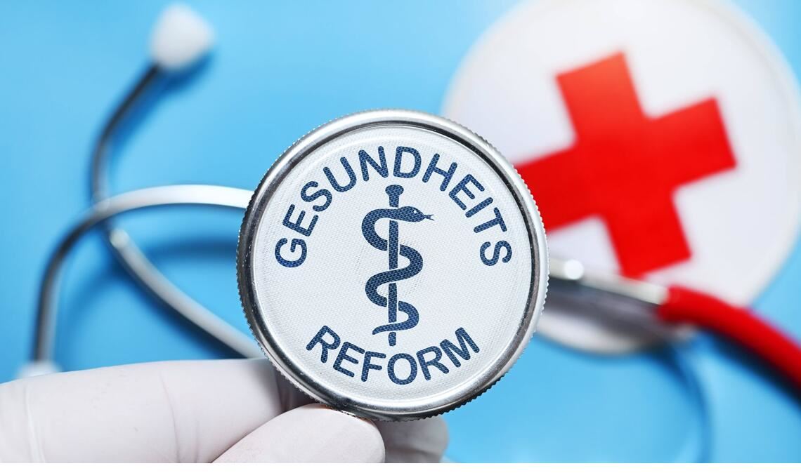 Die geplante Gesundheitsreform nimmt Fahrt auf. Sicher ist vor allem: Für die Bürger wird es weniger Leistung für hohe Beiträge geben.