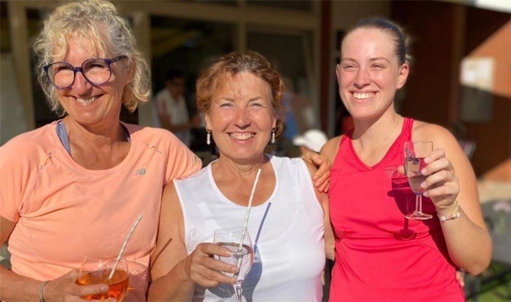 Die glücklichen Gewinnerinnen (v.li.): Susanne Sträter, Christiane Guwack und Sophia Fischer.