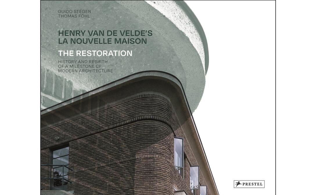 Die hier gezeigten Fotos entstammen dem lesenswerten Bildband Guido Stegen, Thomas Föhl: Henry van de Velde’s La Nouvelle Maison. The Restoration: History and Rebirth of a Milestone of Modern Architecture. 144 Seiten, 320 Farbabbildungen. Prestel Verlag,  58 Euro.
