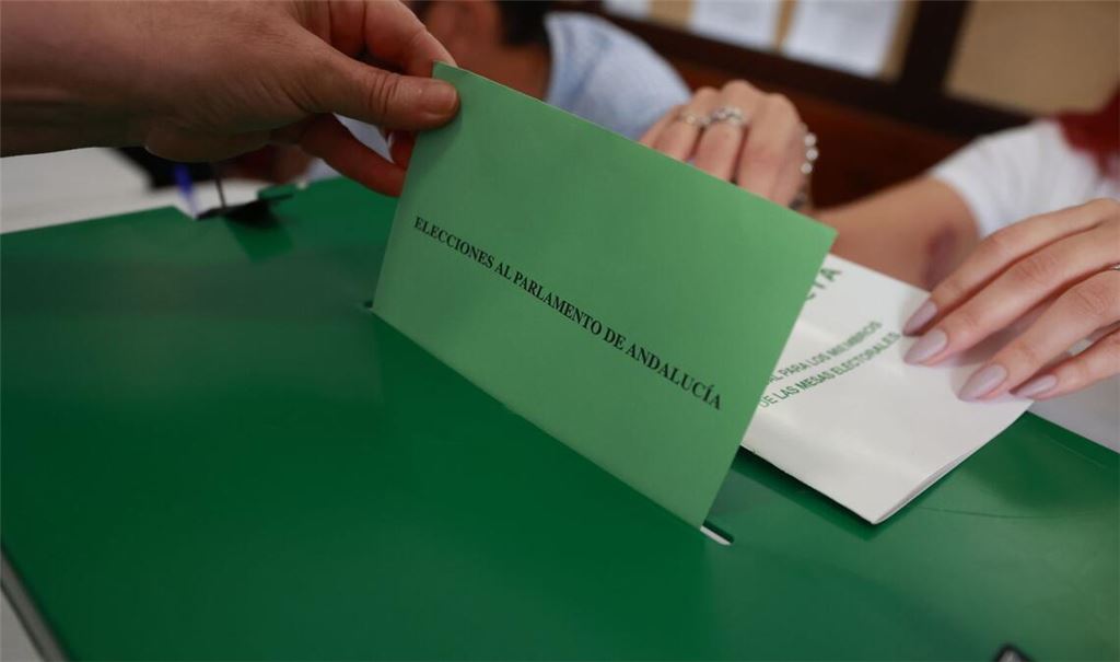 Die konservative Volkspartei PP hat bei der Regionalwahl in Andalusien ihre absolute Mehrheit verloren und ist in der bevölkerungsreichsten Region Spaniens künftig auf die rechtspopulistische Vox angewiesen.