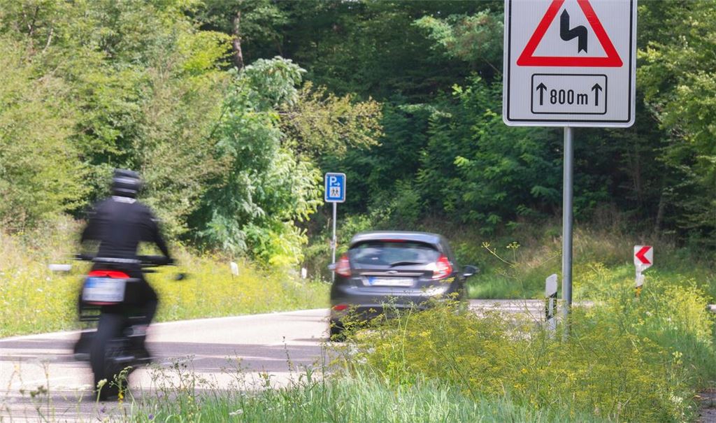 Die kurvenreiche Kreisstraße zwischen Illingen und Schützingen wird von Motorradfahrern gerne genutzt, doch nicht alle verhalten sich verantwortungsvoll. Foto: Archiv/Fotomoment