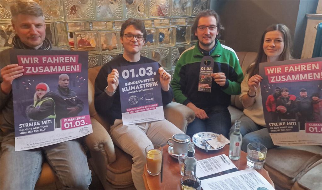 Die nächste Demo planen Stefan Haug, Nils Geiger, Florian Martens und Ina Reinhardt am 1. März. Foto: Friedrich
