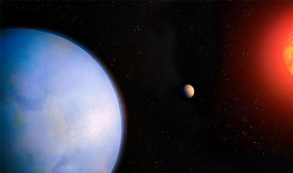 Die neu entdeckte Supererde (blau) ist der zweite Planet um den nur 18 Lichtjahre entfernten Roten Zwerg Gliese 251.