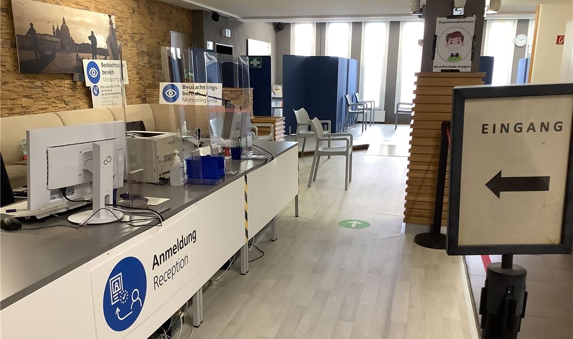 Die neue Impfambulanz in Pforzheim, wo früher das Restaurant Aposto war. Fotos: Roth