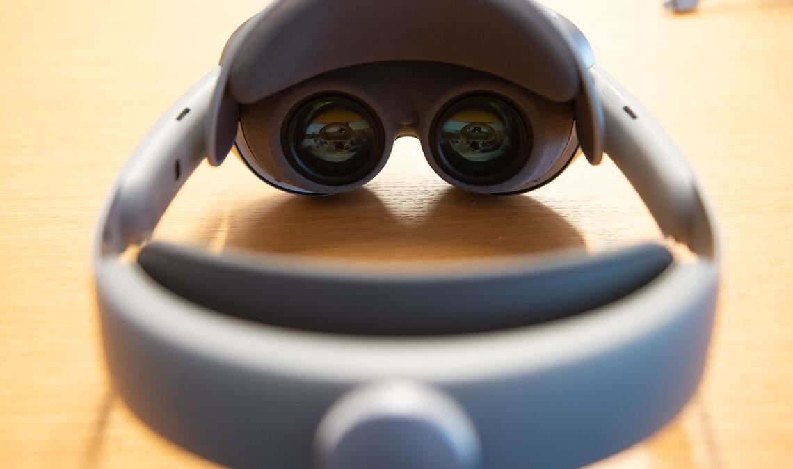 Die neue Samsung-Brille - hier zu sehen ihr Prototyp aus dem Frühjahr - gibt es deutlich günstiger als Apples Vision Pro.