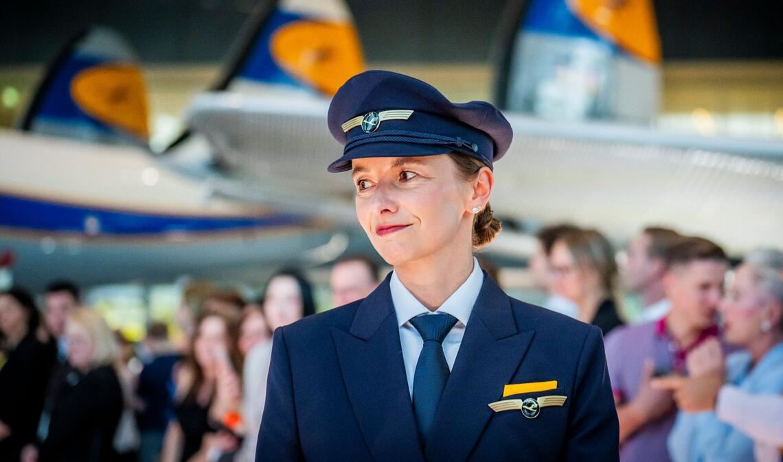 Die neuen Uniformen der Lufthansa wurden gemeinsam mit Boss entworfen.
