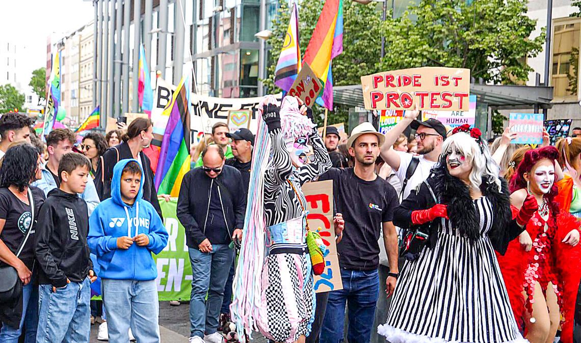 Die queere Community möchte mit einem bunten Christopher-Street-Day in Pforzheim dieses Jahr zum dritten Mal hintereinander für ihre Rechte einstehen. Foto: Archiv