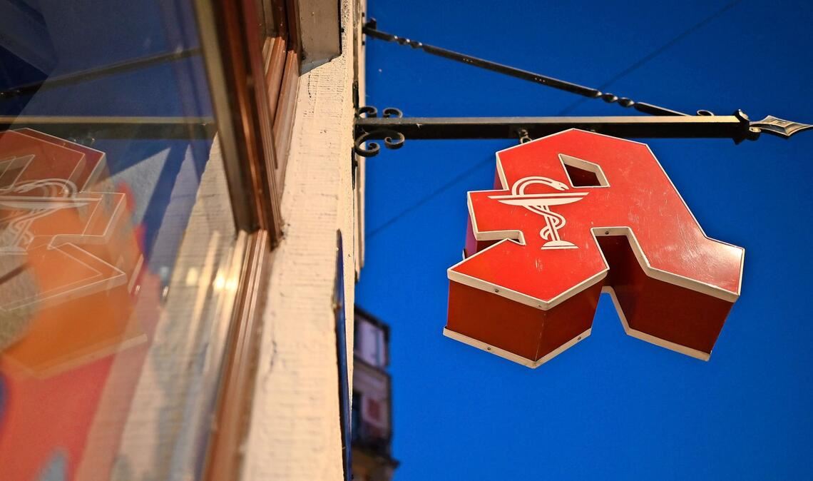 Die rund 585.000 Beschäftigten in der deutschen Chemie- und Pharmaindustrie erhalten mehr Geld (Symbolbild).