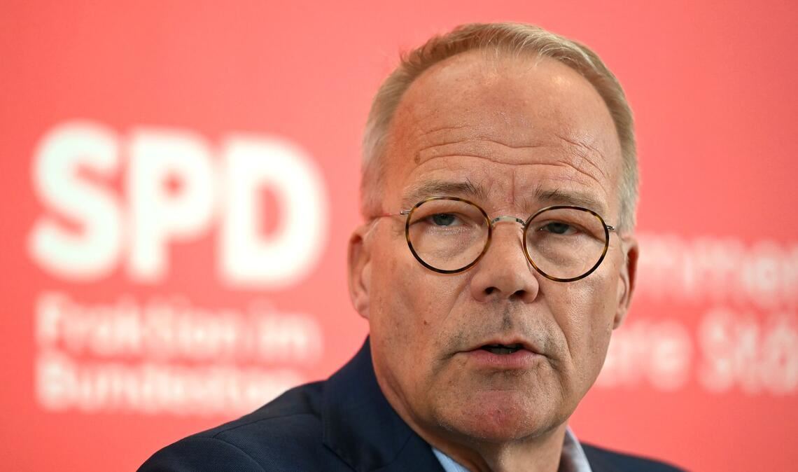 Die schwarz-rote Bundesregierung hat es bisher vermieden, sich eindeutig zur Völkerrechtsfrage zu positionieren.