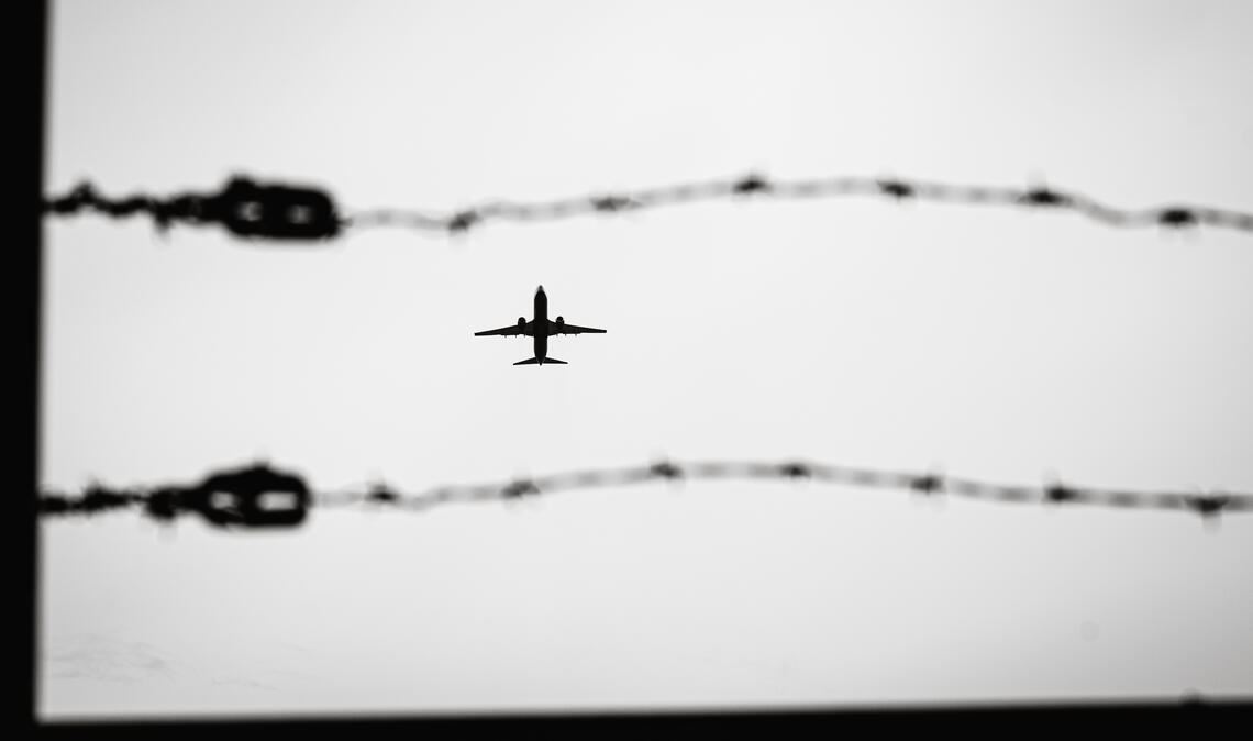 Die verstärkte „Rückführung“ von Asylsuchenden ohne dauerhaftes Bleiberecht ist eine verbreitete Forderung. In der Praxis geht es um menschliche Schicksale.Foto: Adobe Stock/mpix-foto