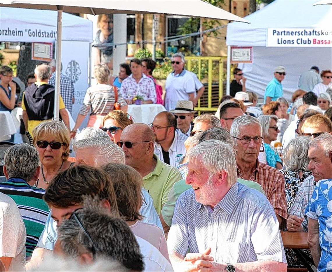 Besucher strömen in die Enzgärten