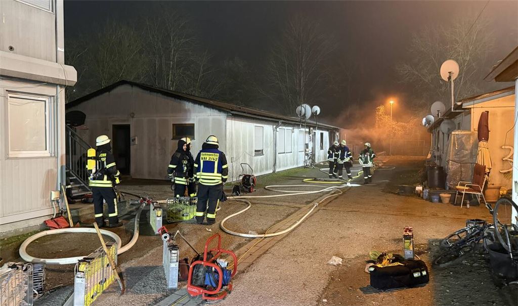 Die vom Brand betroffene Asyl- und Obdachlosenunterkunft muss nach dem Brand abgerissen werden. Foto: 7aktuell.de/Hald