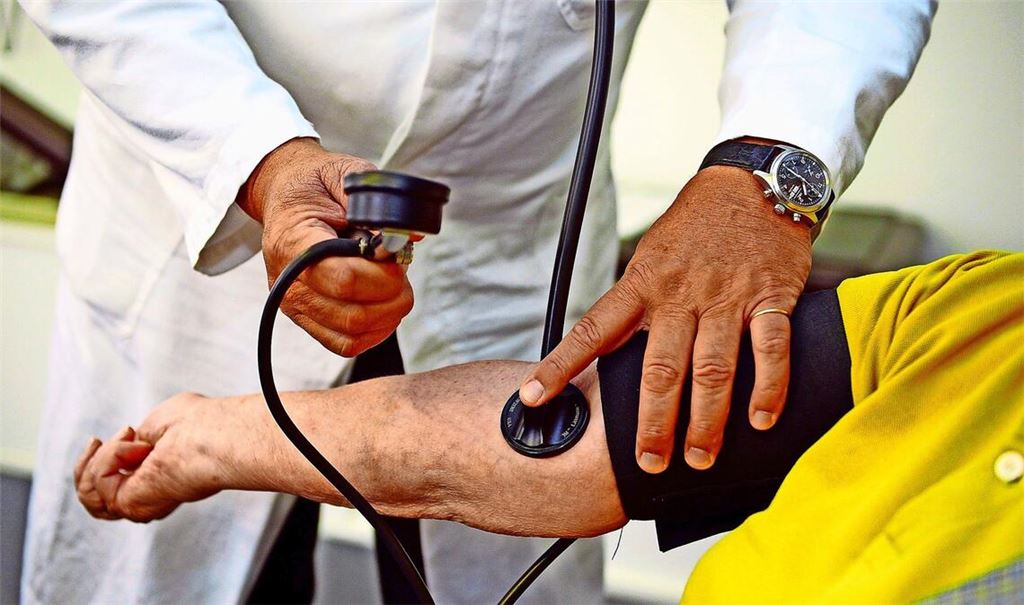 Die von der Bundesregierung verabschiedete Notfallreform ruft unterschiedliche Reaktionen hervor (Symbolfoto).