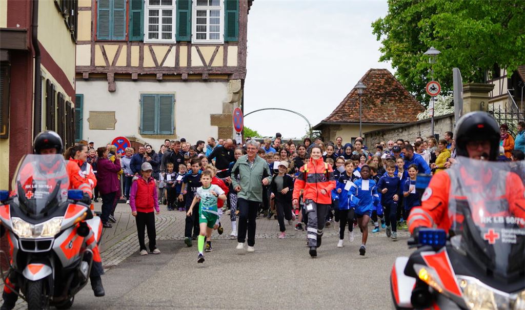 Die zweite Auflage steht an: Schon bei der Premiere vor zwei Jahren entpuppt sich die Idee eines Spendenlaufs als großer Spaß für alle Altersgruppen. Fotos: DRK Illingen/Deeg