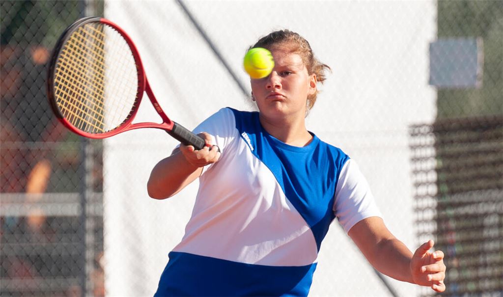Die zwölfjährige Lisa Marie Schultz vom TC Enzberg in Aktion.