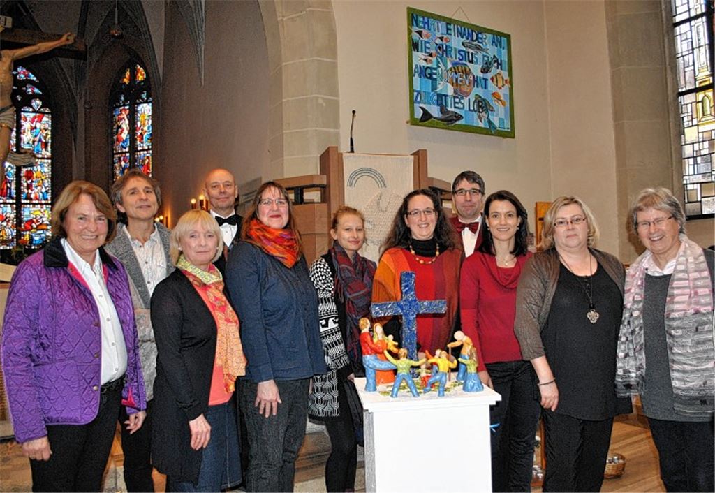 Diese Künstler haben die Jahreslosung 2015 in Bilder und Skulpturen umgesetzt. Foto: Stahlfeld