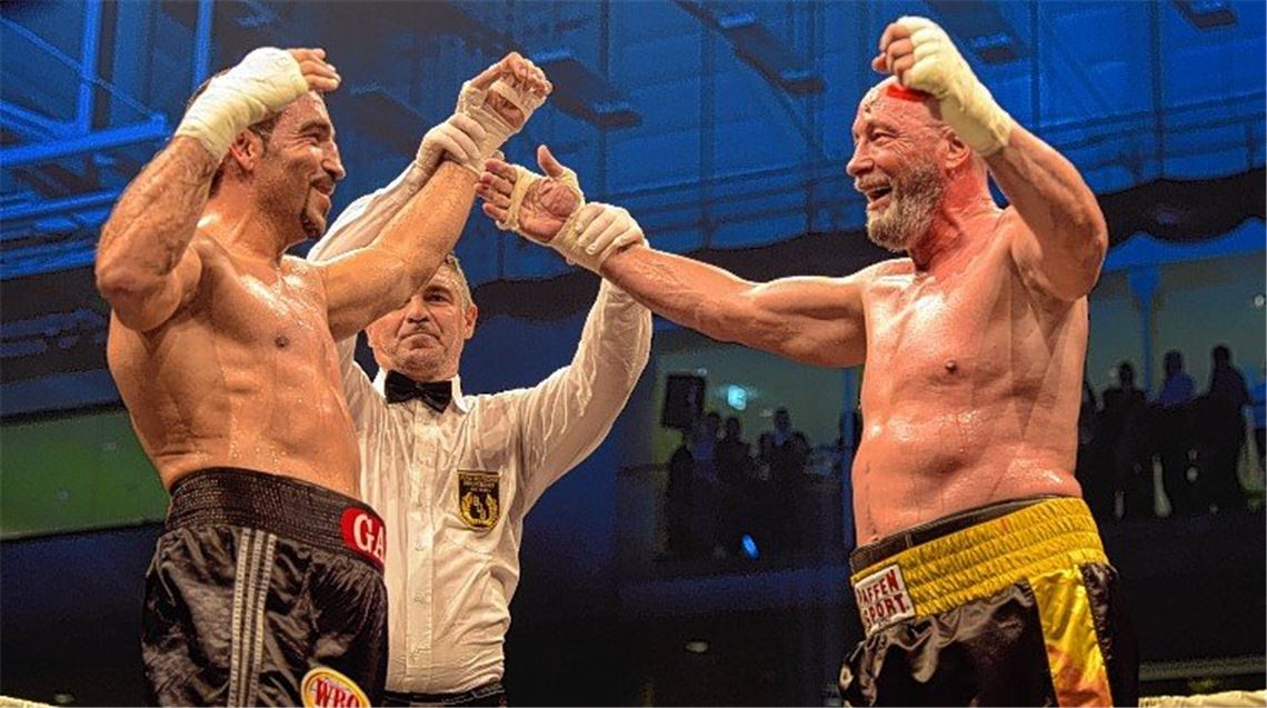 Blaue Flecke und ein bisschen Blut