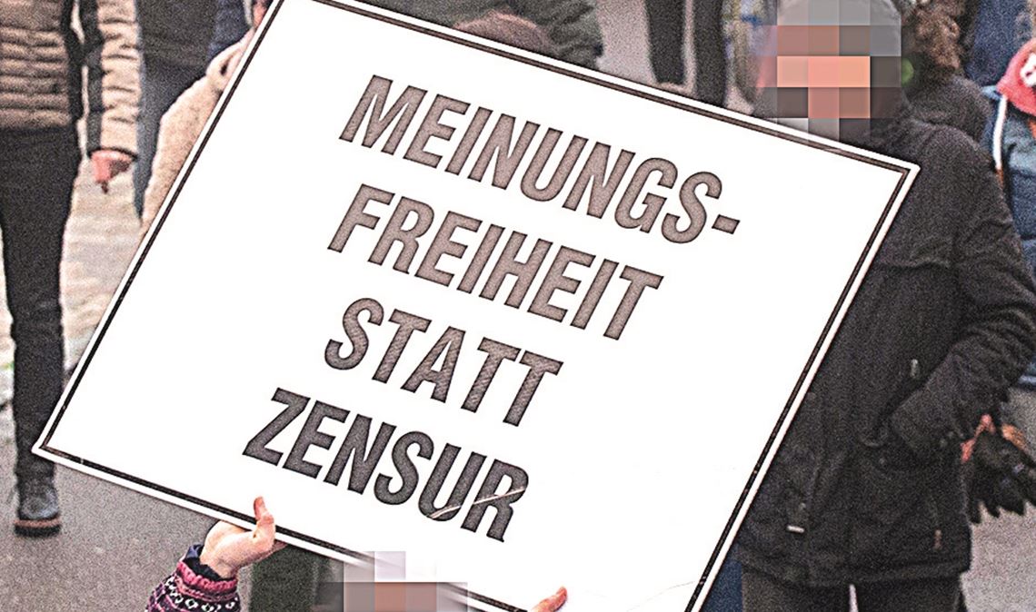 „Mühlacker Dialog“: Premiere steht bevor Dieses Plakat einer Demo in Mühlacker unterstellt: Es gibt keine Meinungsfreiheit beim Thema „Corona“. Archivfoto: Fotomoment