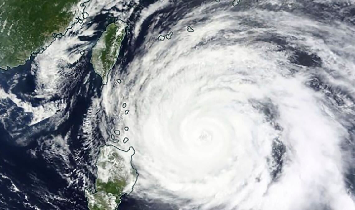 Dieses Satellitenbild zeigt den Taifun "Mawar", der sich derzeit in der Nähe der Philippinen befindet.