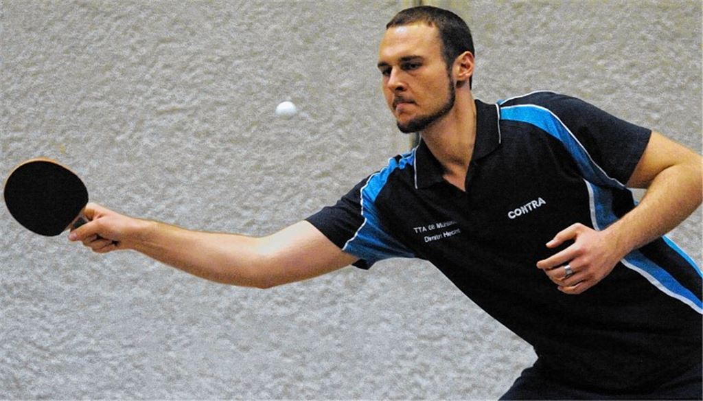 Dimitri Hecht ist bei der TTA 08 Mühlacker die Nummer eins. Der 28-Jährige engagiert sich auch als Jugendtrainer, macht sein Bleiben über die Saison hinaus aber vom Aufstieg abhängig. Fotos: Fotomoment