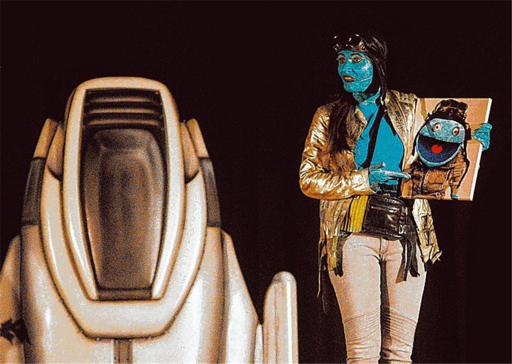 Besuch aus Weltall im Kindertheater